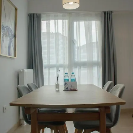 Cozy 2br Near Vialand Mall With Nespresso