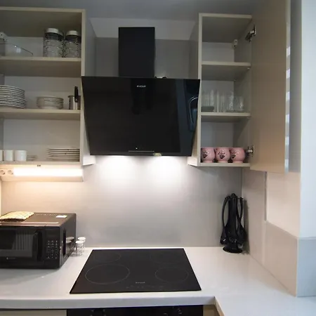 Cozy 2br Near Vialand Mall With Nespresso Διαμέρισμα *