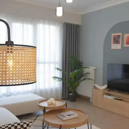 Cozy 2br Near Vialand Mall With Nespresso *